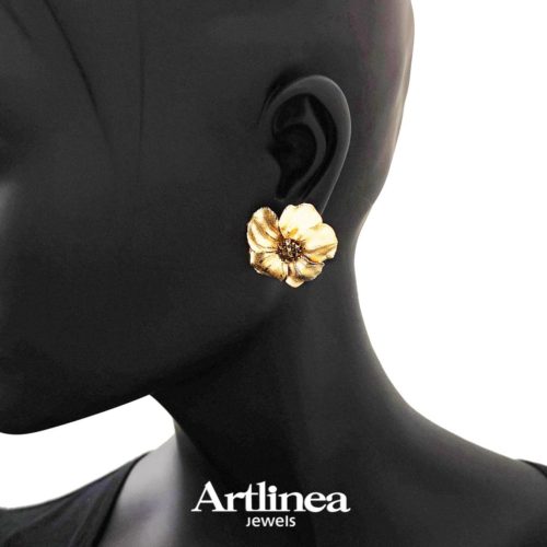 Flower earrings in 18 kt gold